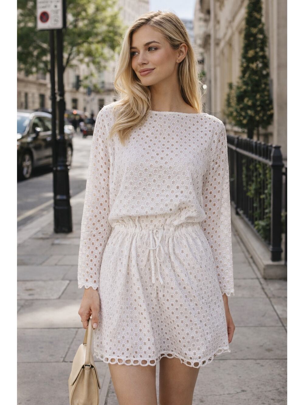 Carven Broderie Anglaise White cotton eyelet dress. US Size 10 Feminine Romantic